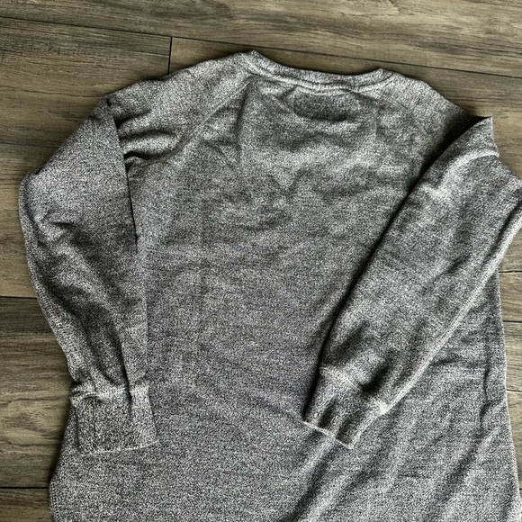 Women’s Roots Salt & Pepper Grey Crewneck Small - Picture 5 of 9